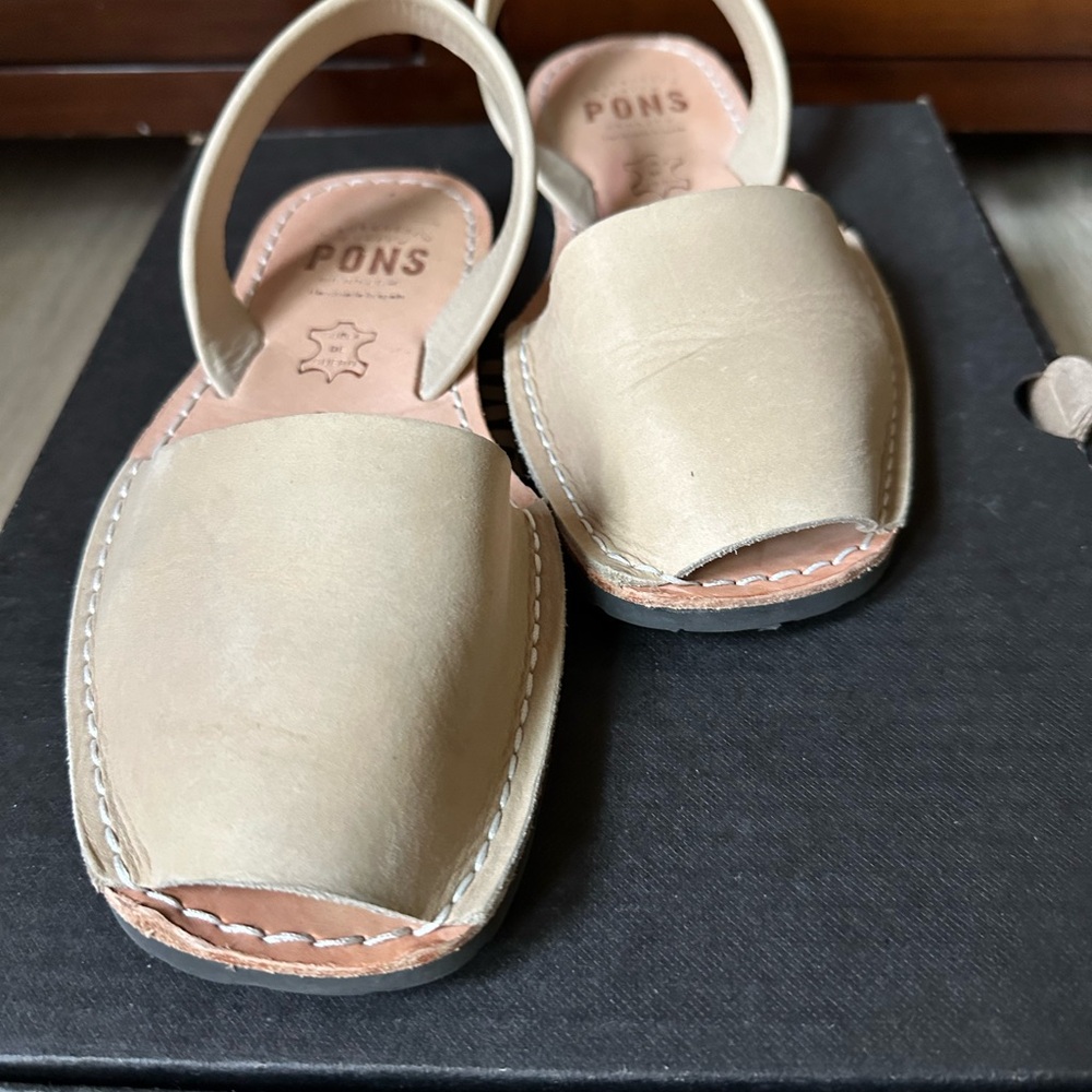 PONS Women's Beige Leather Slingback Sandals 8
